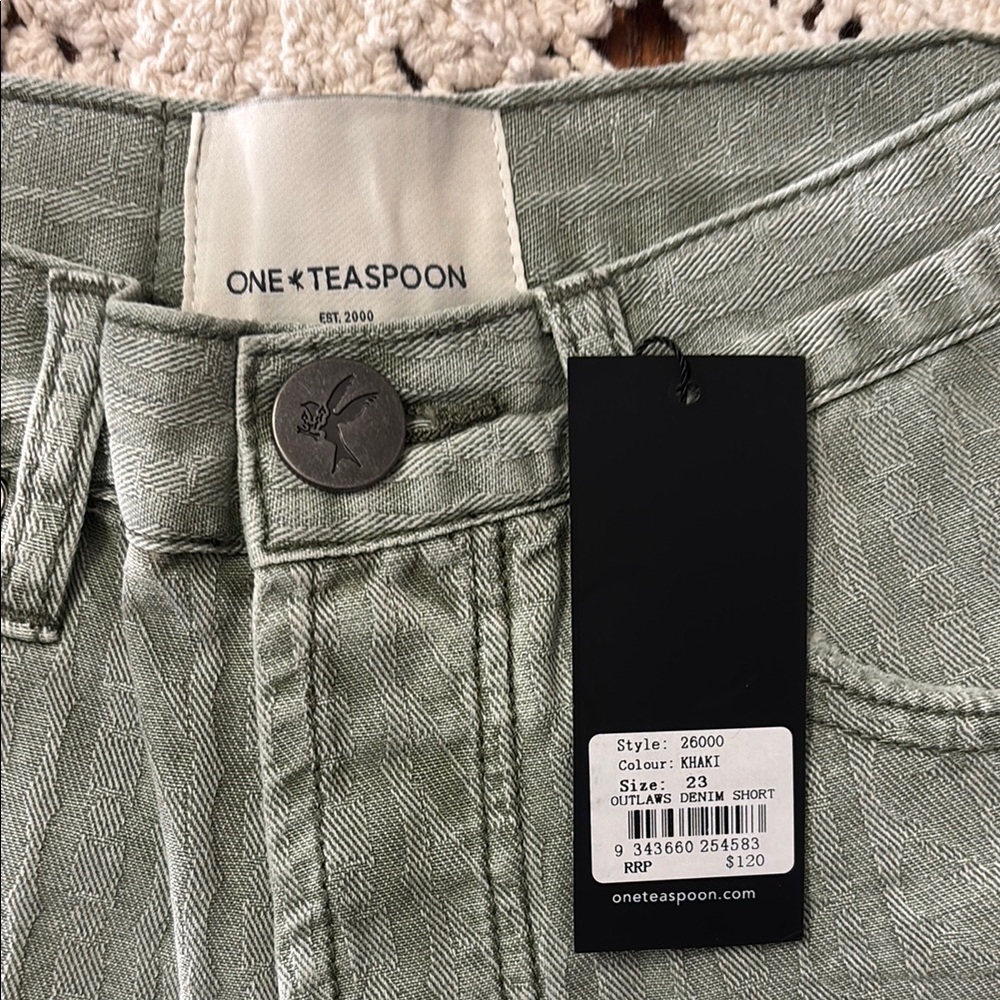 One Teaspoon Green Cropped Ankle Shorts